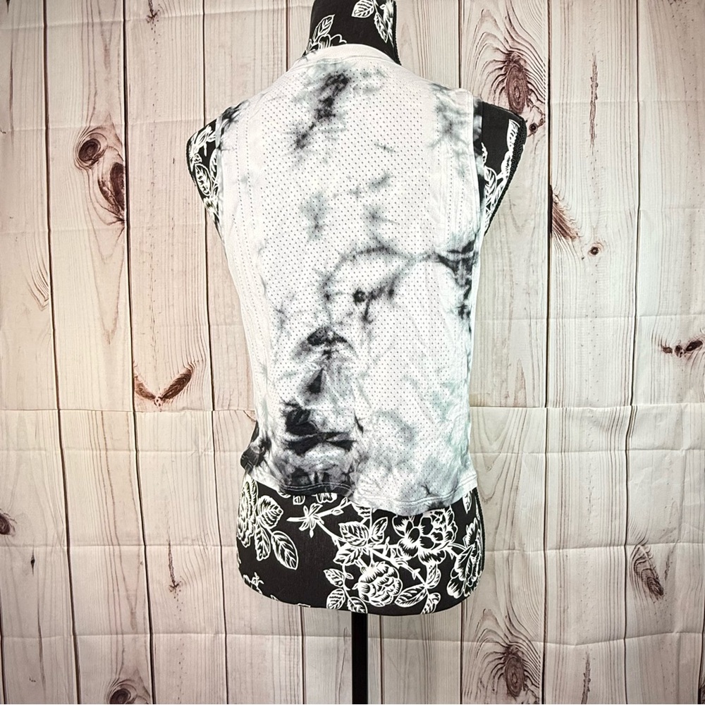 Lululemon Train to Be Tank Top Shibori size 8 Crewneck Tie Dye Activewear - Picture 5 of 6